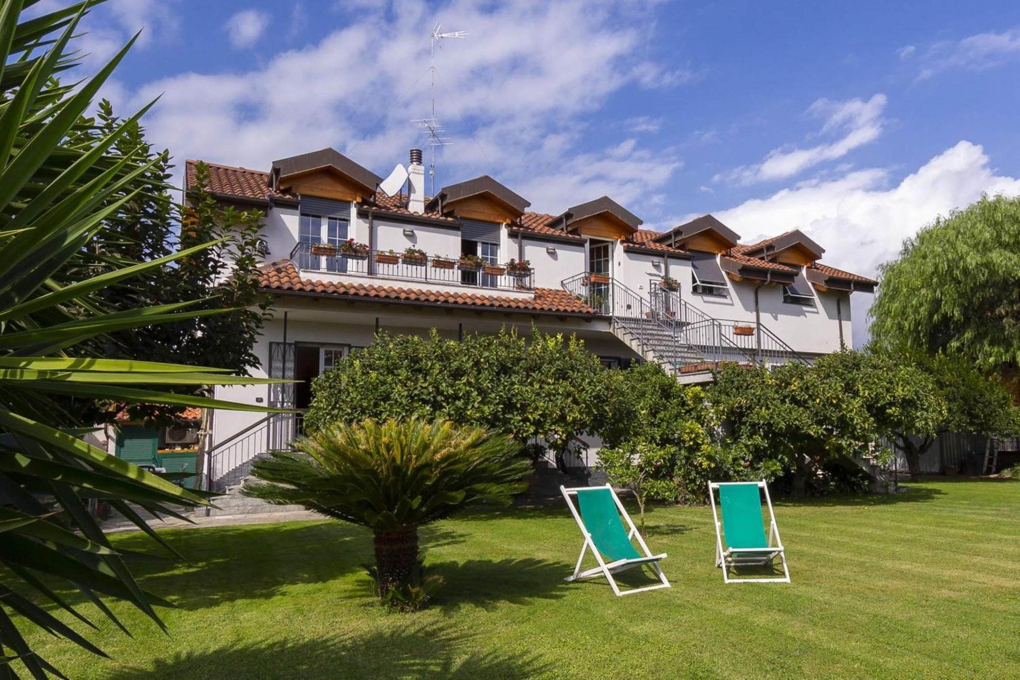 אלבניה La Casetta Sull'Albero 900M From The Sea - Happy Rentals מראה חיצוני תמונה