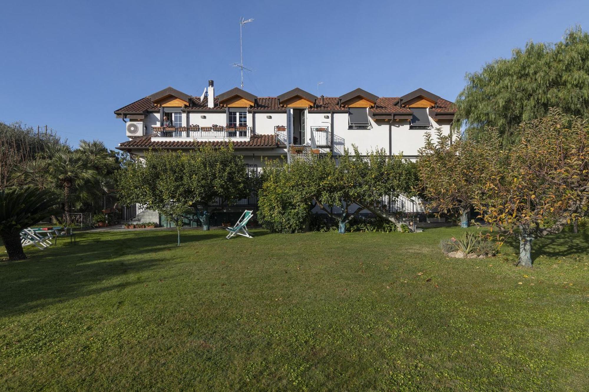 אלבניה La Casetta Sull'Albero 900M From The Sea - Happy Rentals מראה חיצוני תמונה